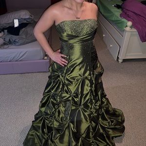 Emerald Green Prom Dress!